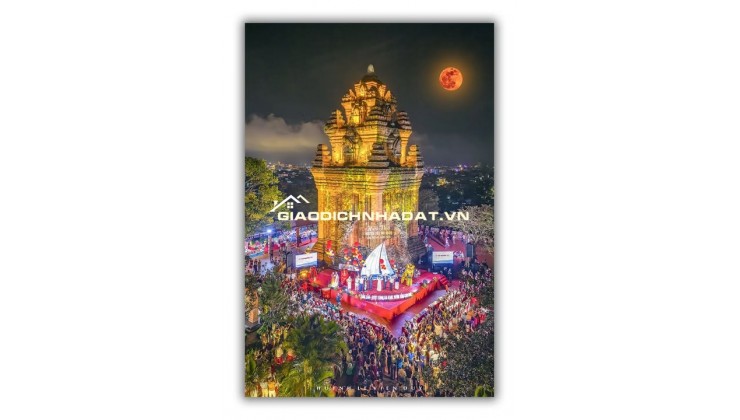 Chỉ từ 2 tỷ799/NHHT 70% 0 lãi sở hữu nhà 4,5 tầng, Bắc Trần Phú,sổ riêng thổ cư gần Vincom gần biển